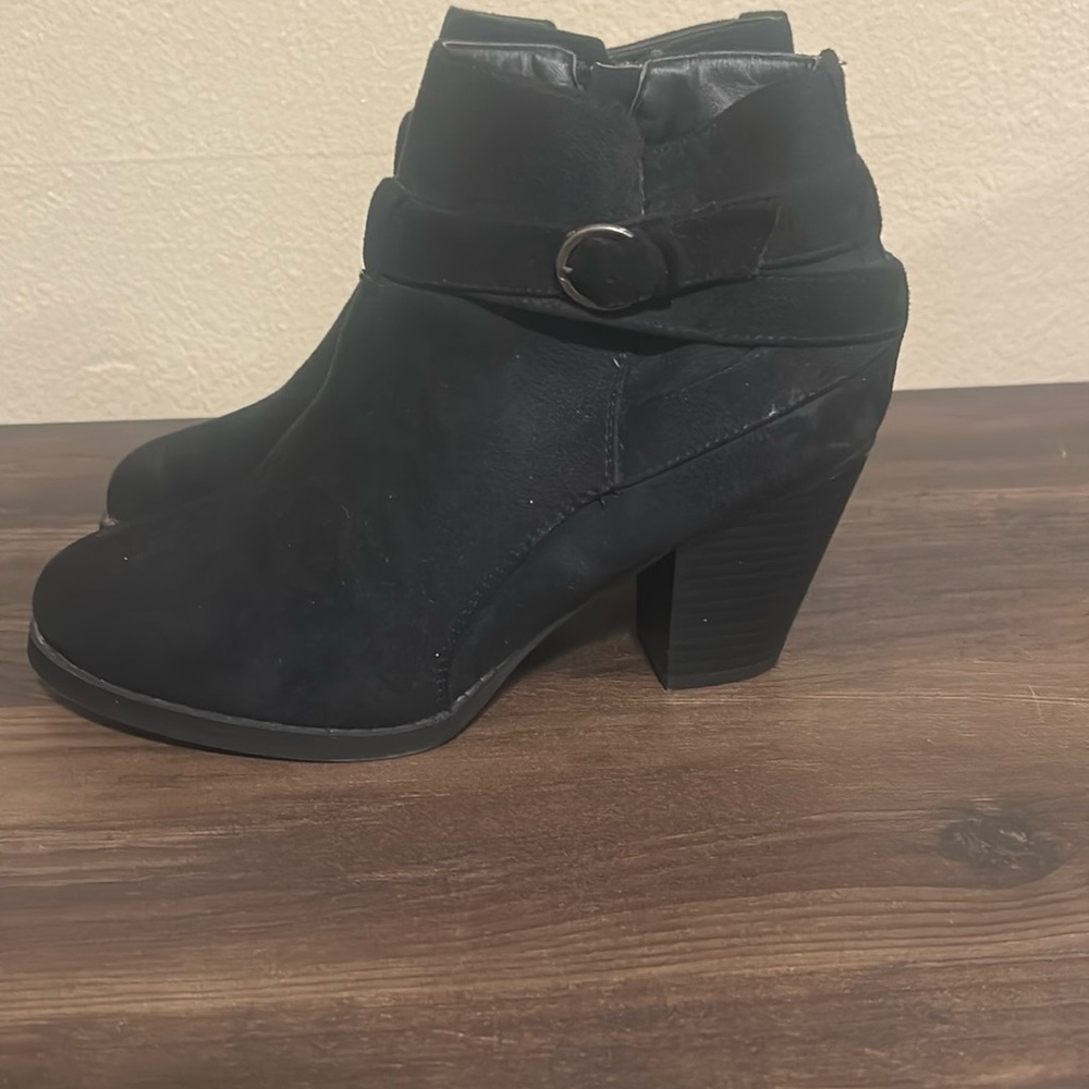 Very cute Just Fab booties/ankle boots